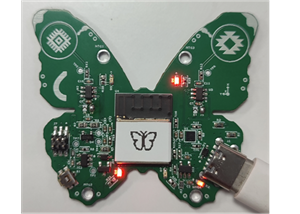 LUNA ESSENCE: A Wearable Device Inspired by Morpho Butterfly
