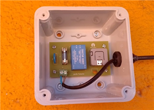 Track outdoor weather on your phone using Atom Lite